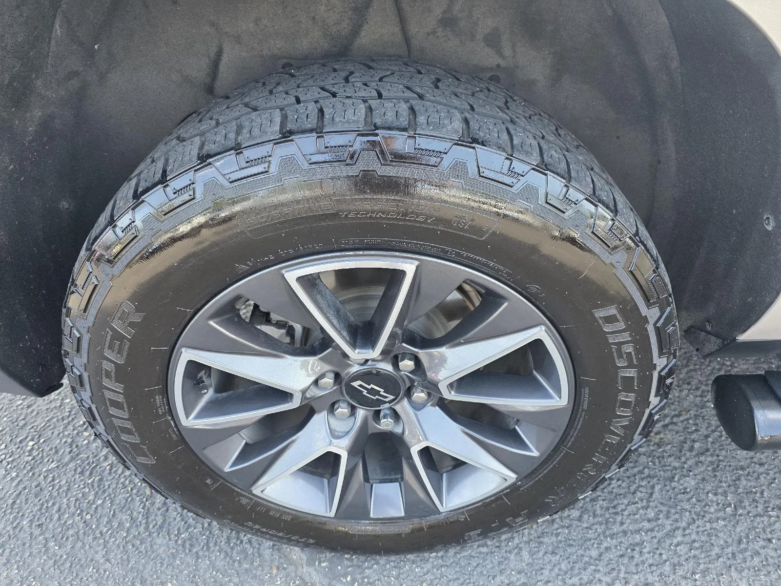 Chevrolet Suburban photo 7