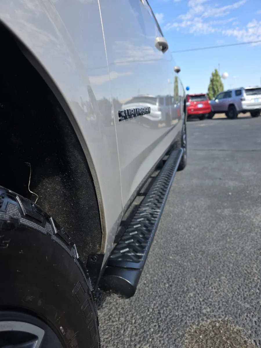 Chevrolet Suburban photo 20