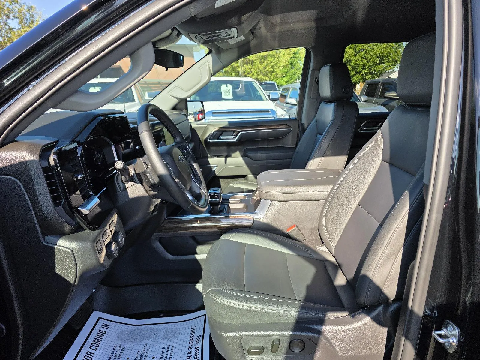 Chevrolet Silverado photo 8