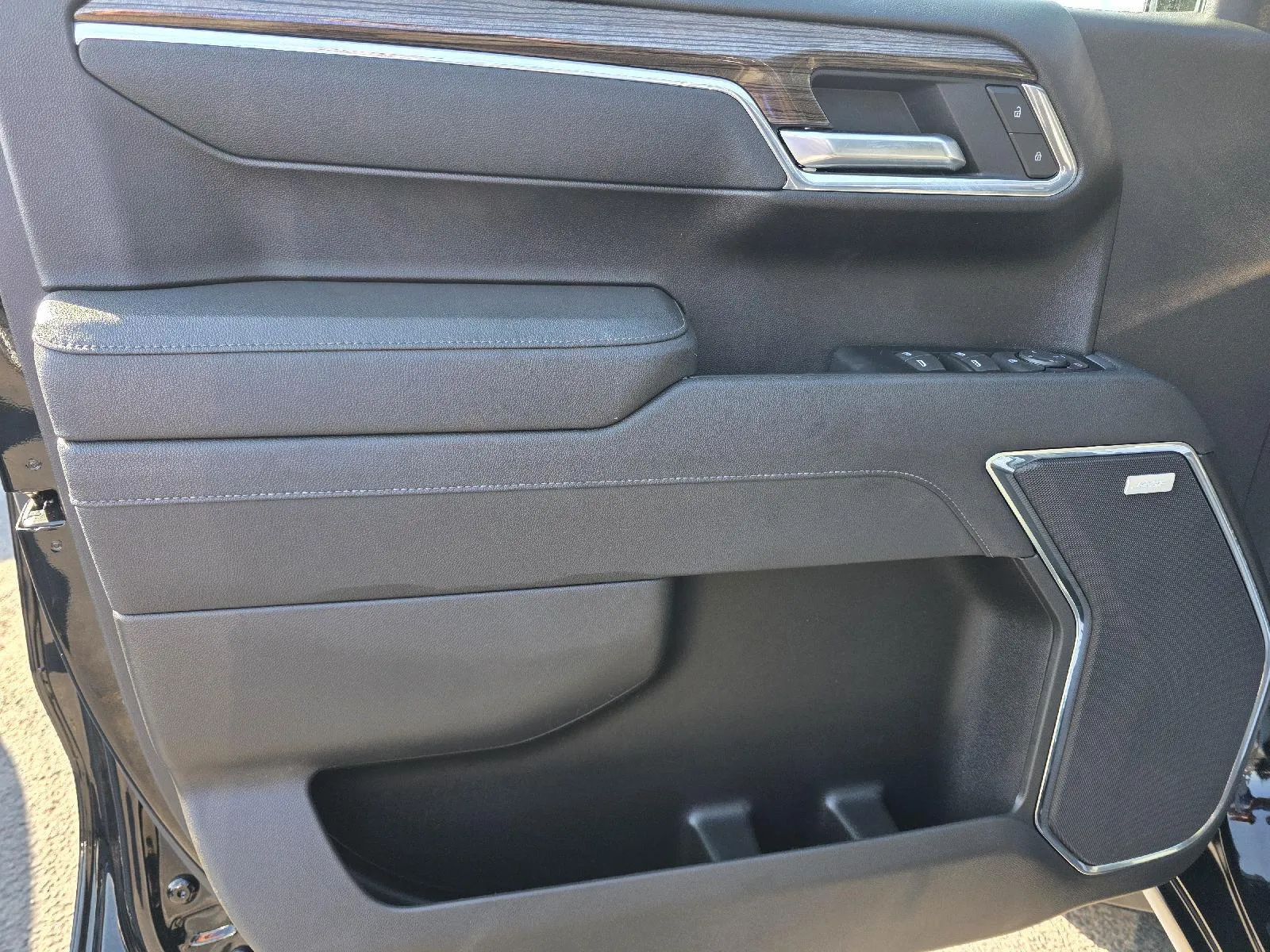 Chevrolet Silverado photo 10