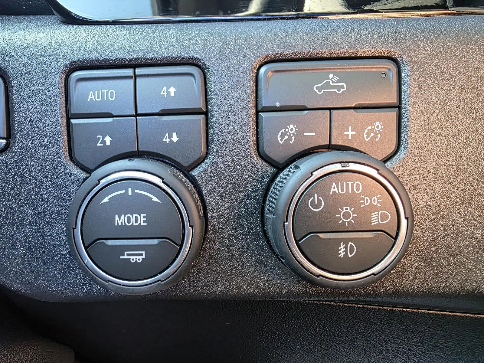 Chevrolet Silverado photo 18