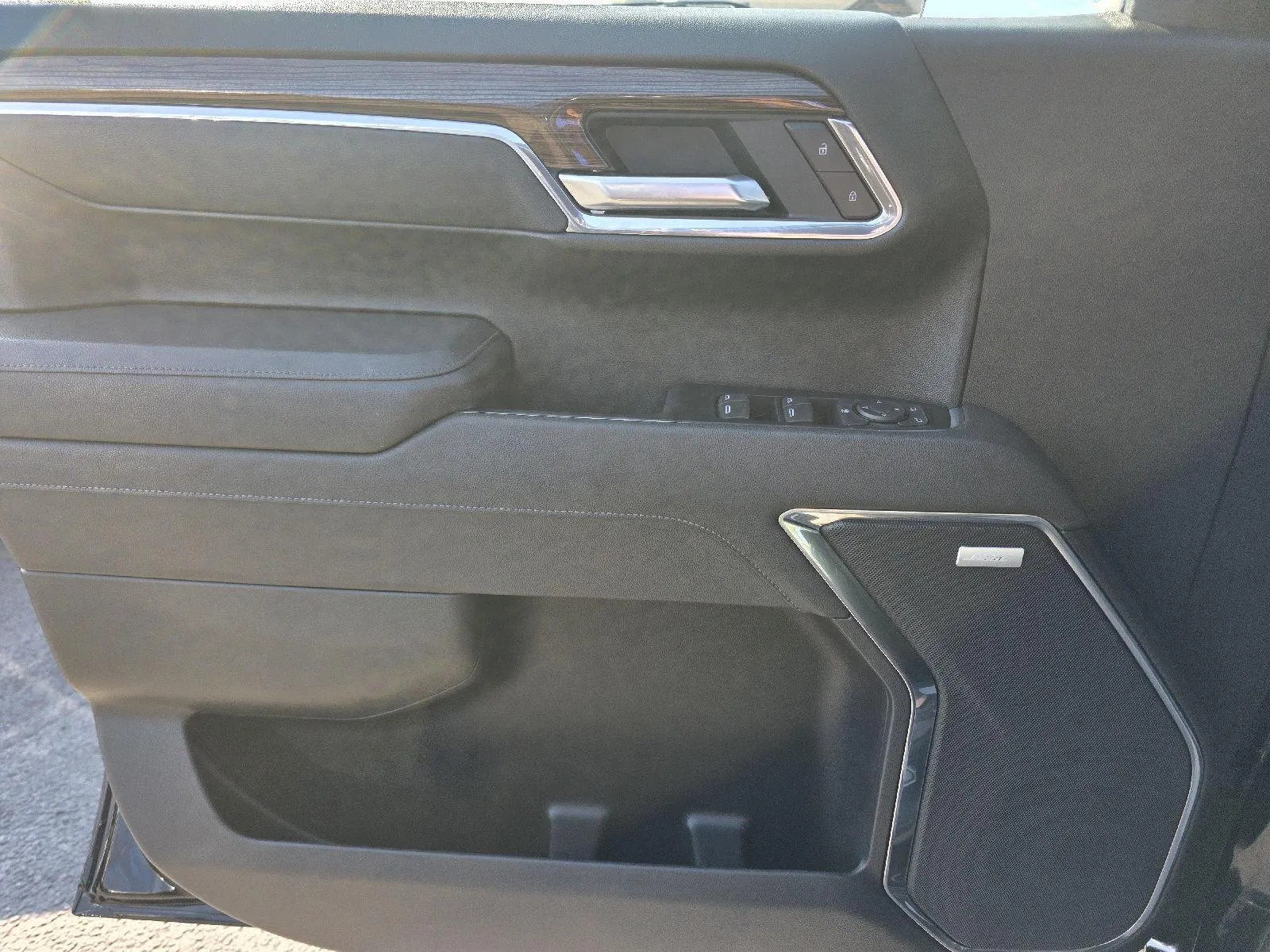 Chevrolet Silverado photo 19