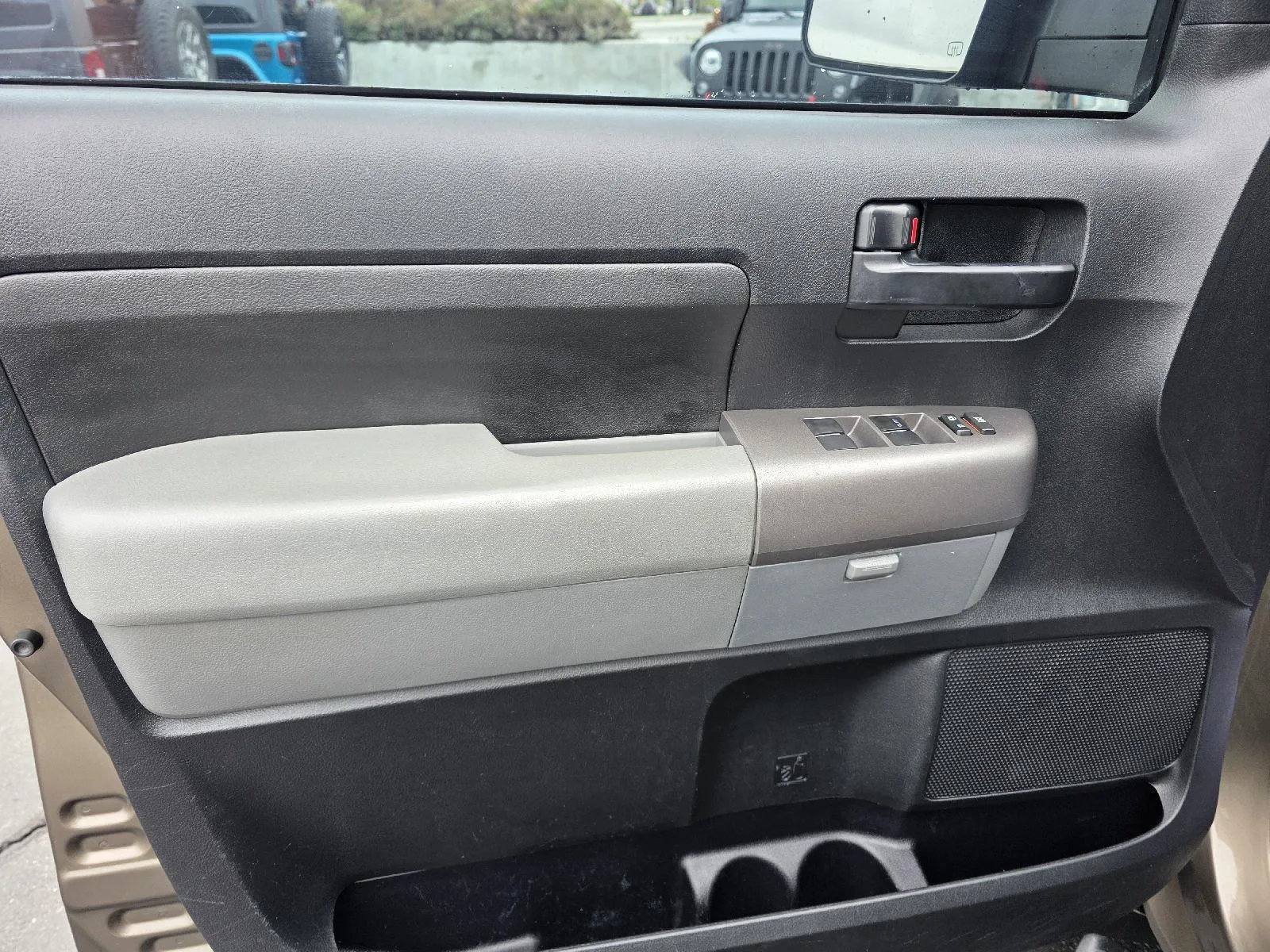 Toyota Tundra photo 9