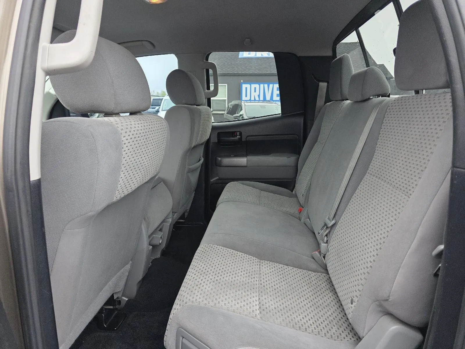 Toyota Tundra photo 11