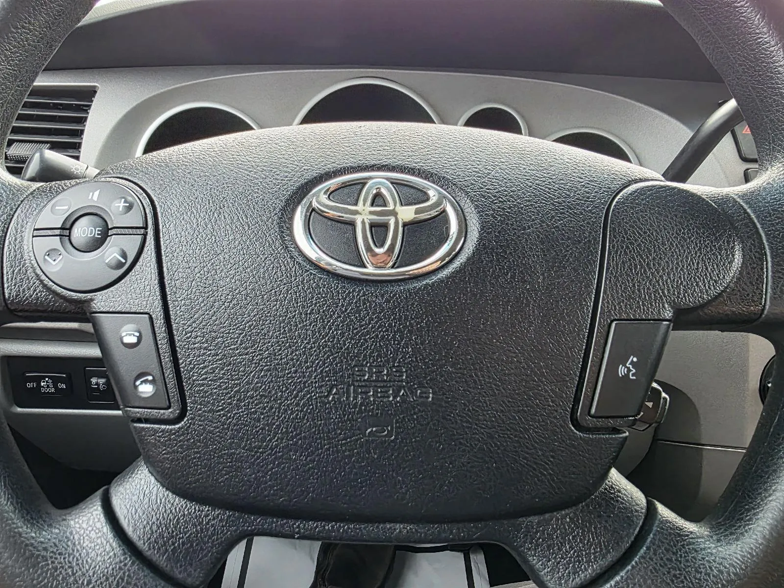 Toyota Tundra photo 14