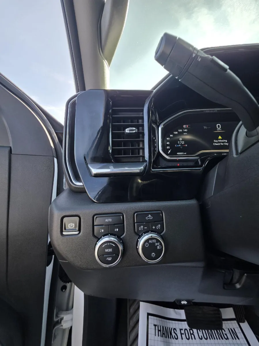 GMC Sierra photo 9