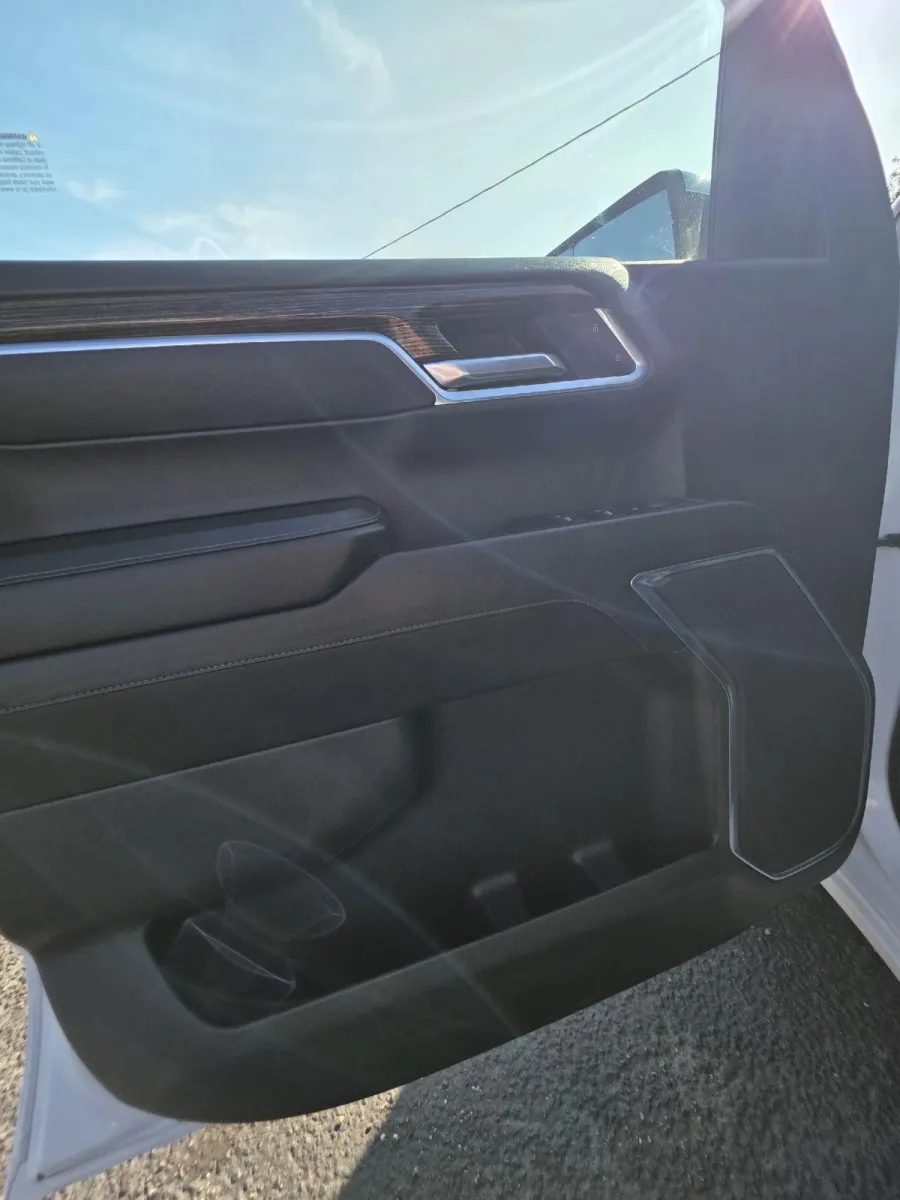 GMC Sierra photo 10