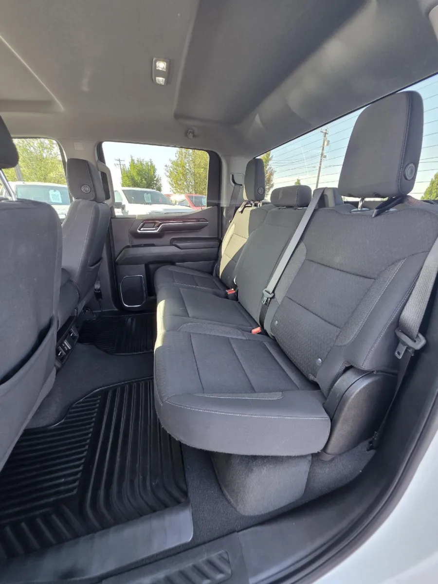 GMC Sierra photo 12