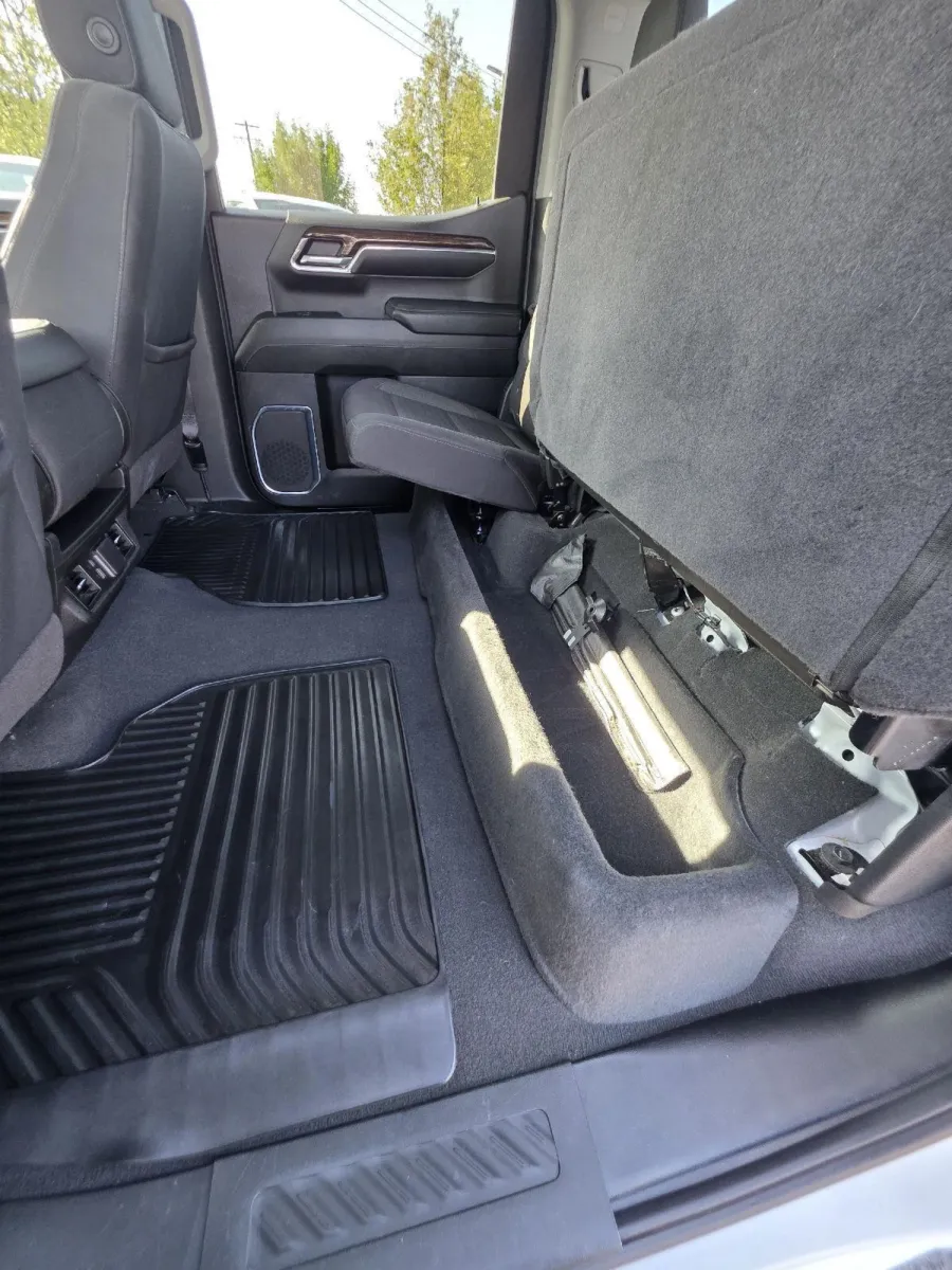GMC Sierra photo 13