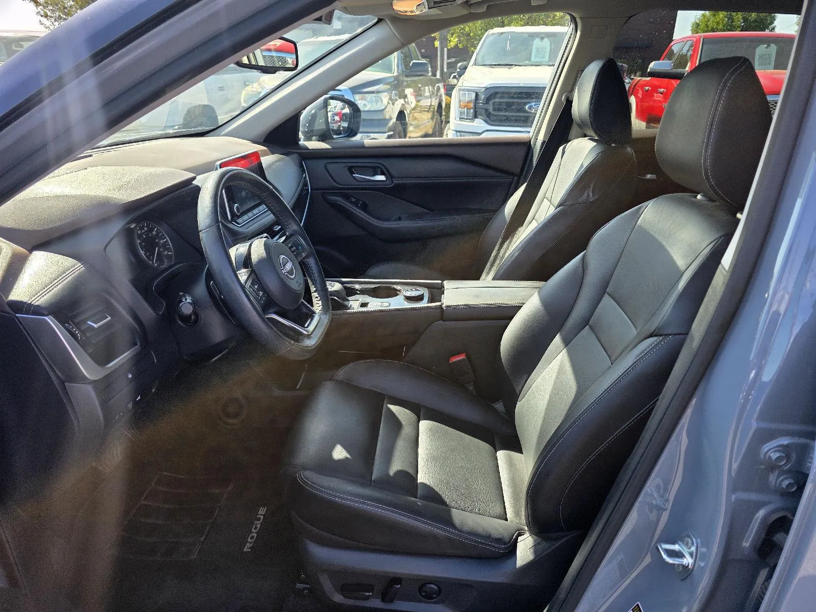 Nissan Rogue photo 7