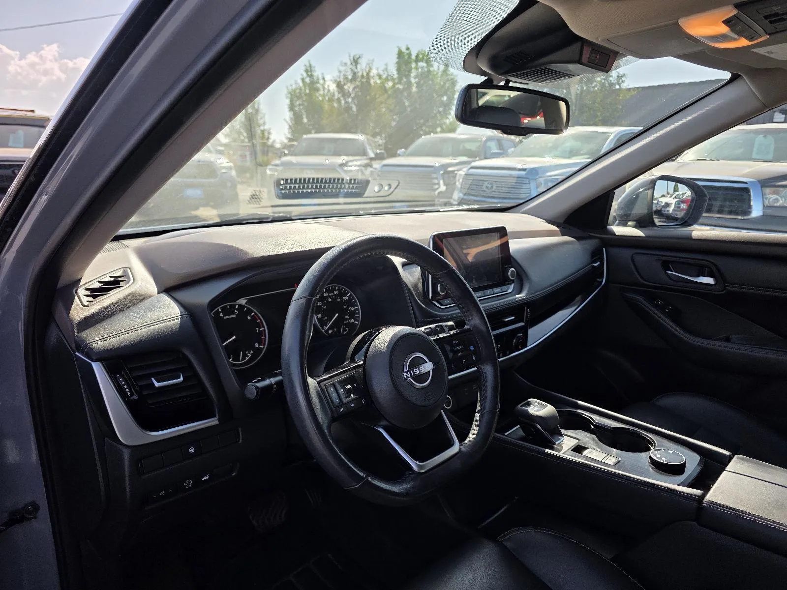 Nissan Rogue photo 8