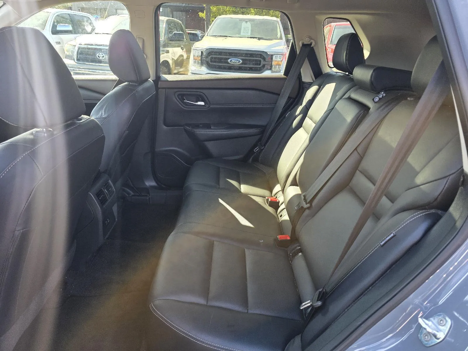 Nissan Rogue photo 10