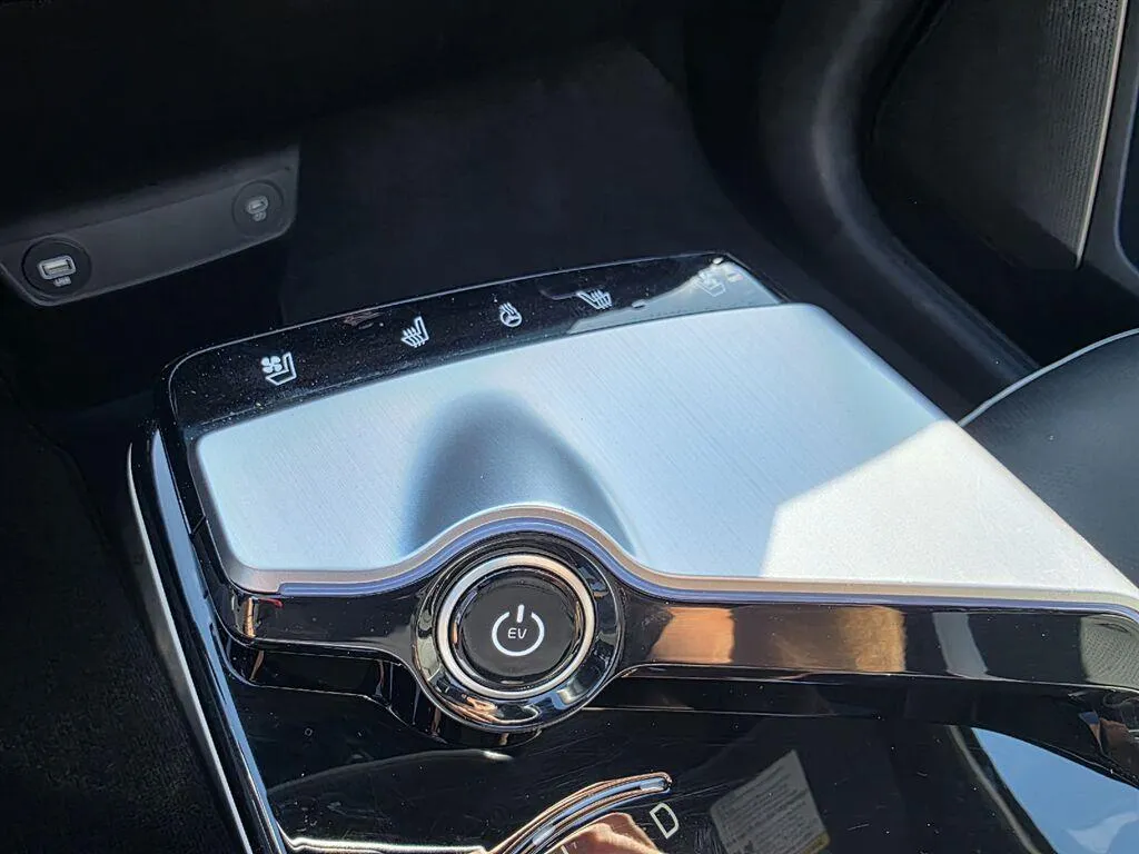 Kia EV6 photo 15