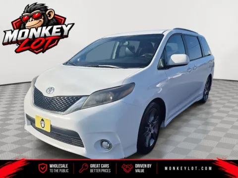 White 2015 Toyota Sienna SE Premium for sale in Boise, ID