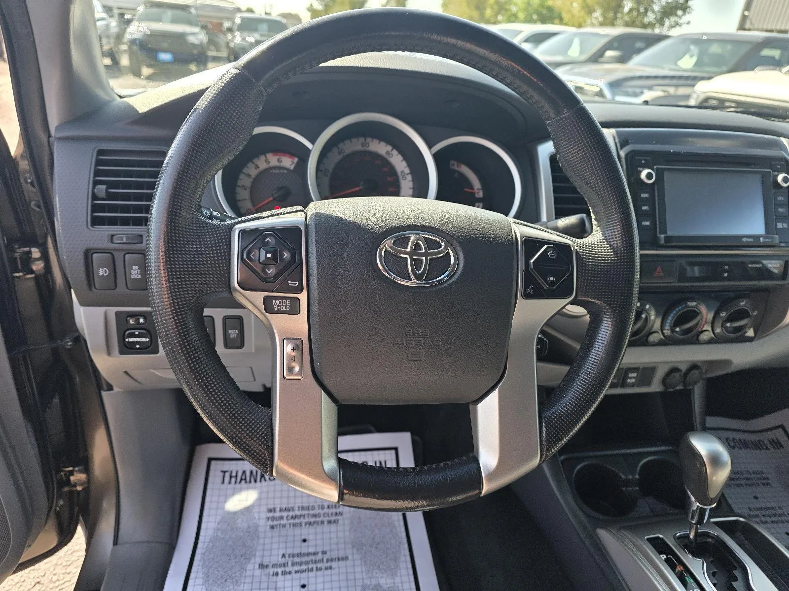 Toyota Tacoma photo 9