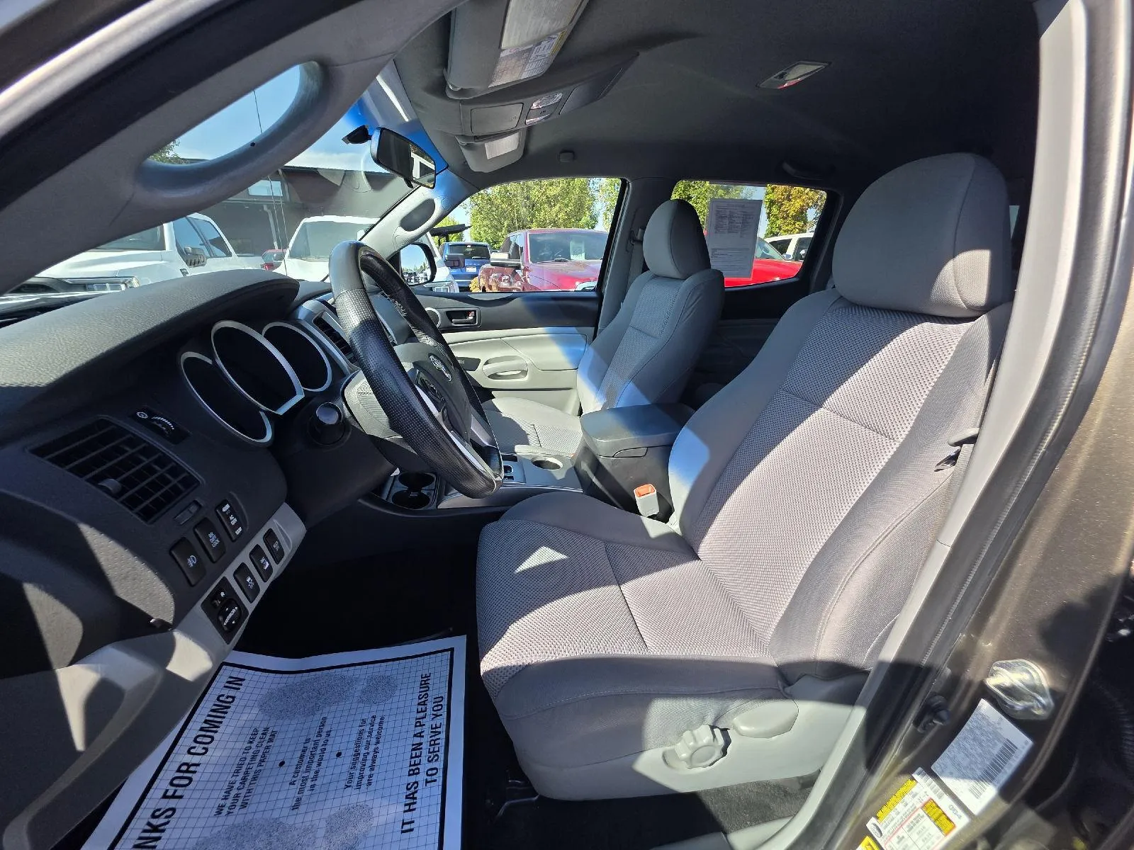 Toyota Tacoma photo 13
