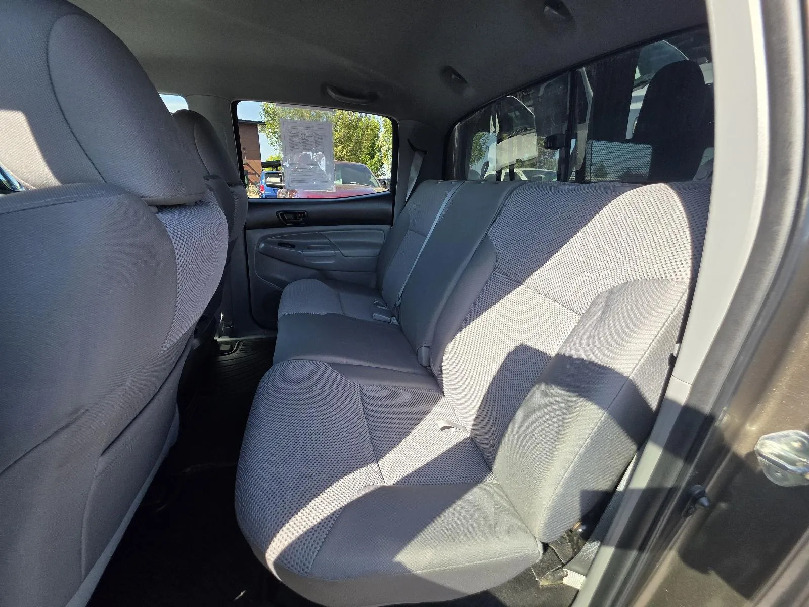 Toyota Tacoma photo 14