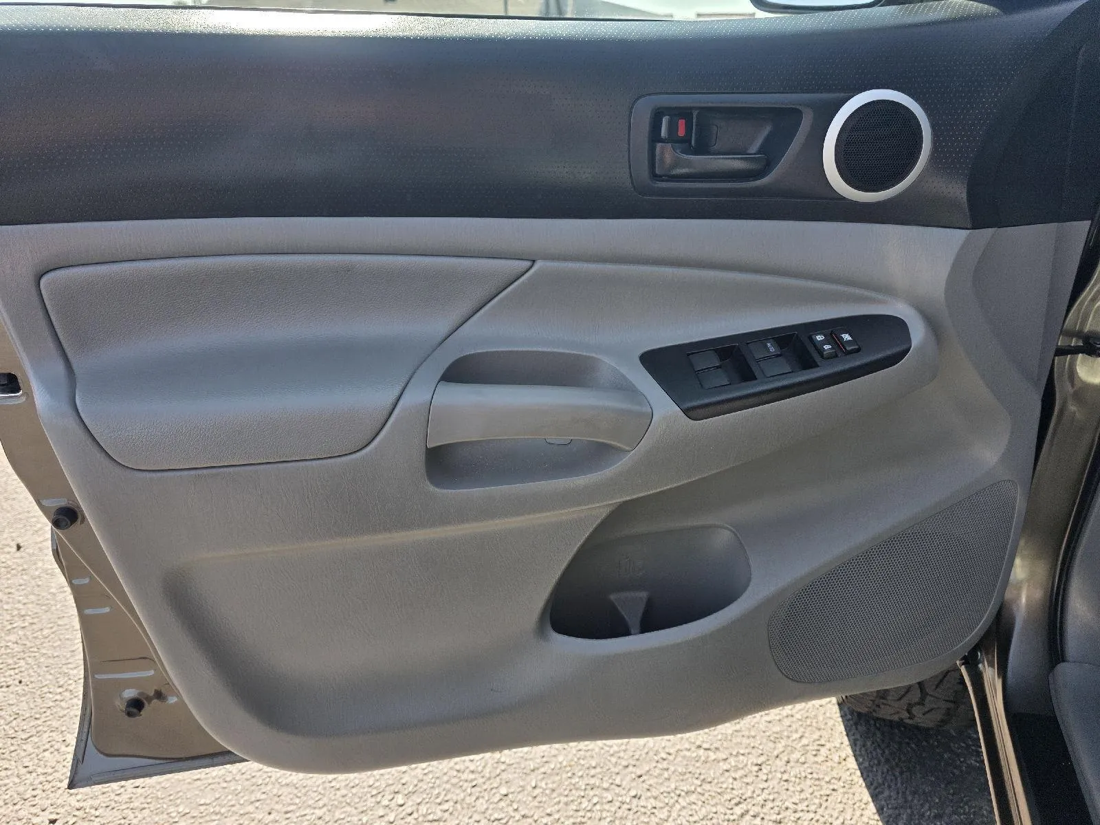 Toyota Tacoma photo 17