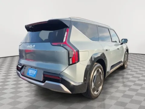 More photos of 2024 Kia EV9 Land at Driven, ID