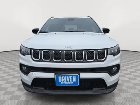Photos of 2023 Jeep Compass Latitude for sale in Boise, ID at Driven