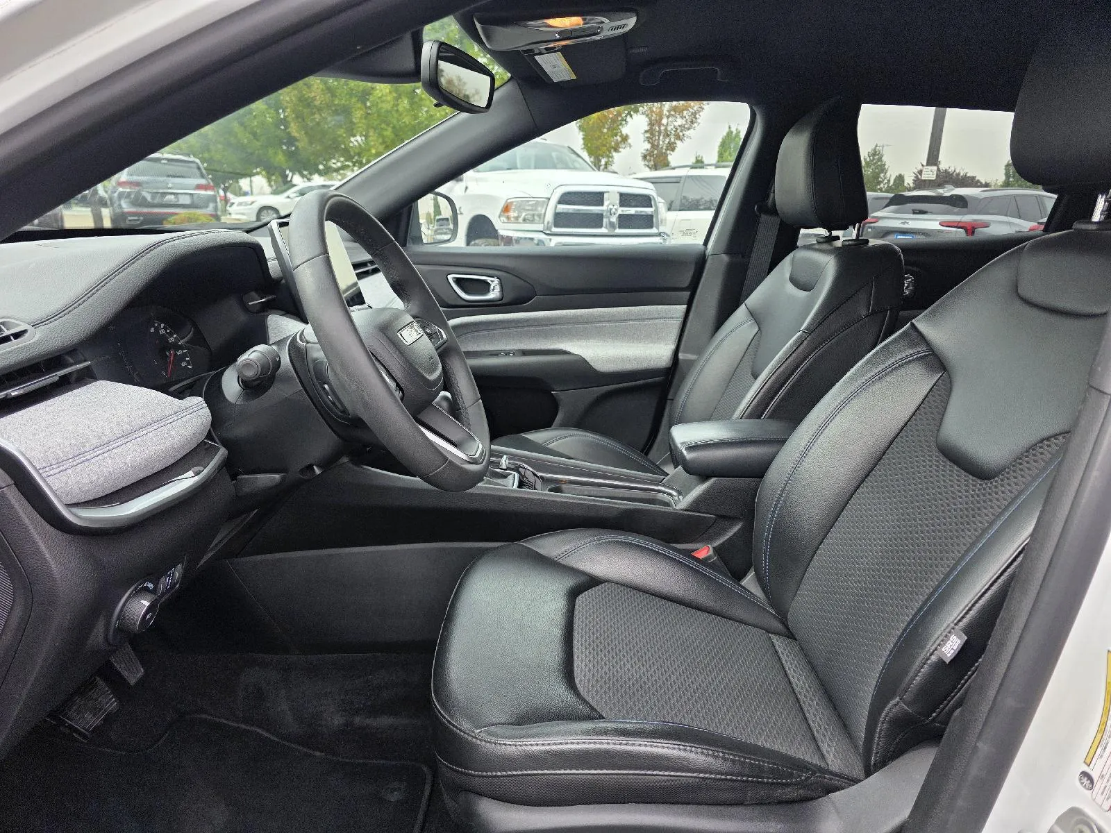 Jeep Compass photo 7