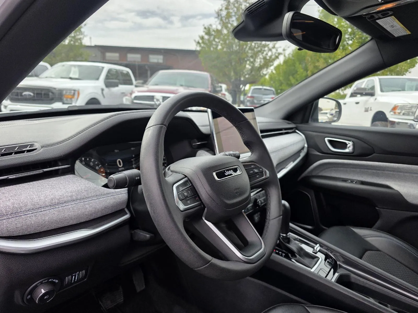 Jeep Compass photo 8