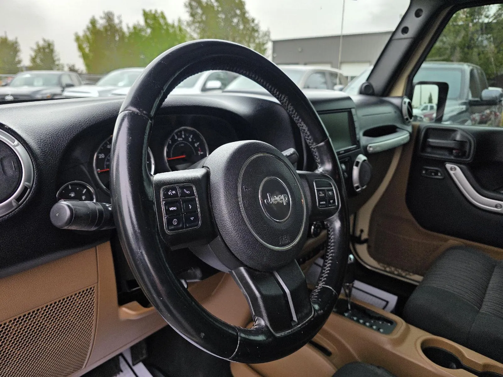 Jeep Wrangler photo 9