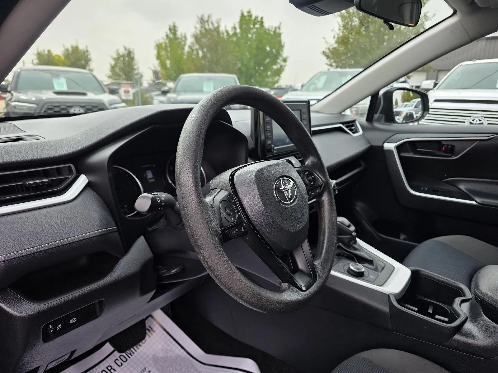 Toyota RAV4 photo 9