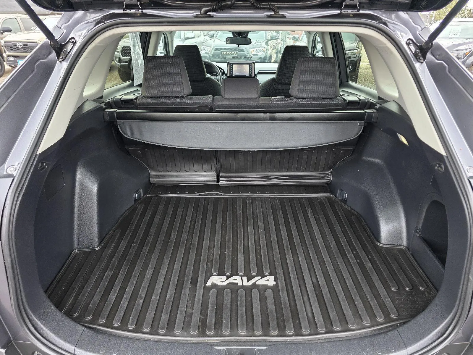 Toyota RAV4 photo 13
