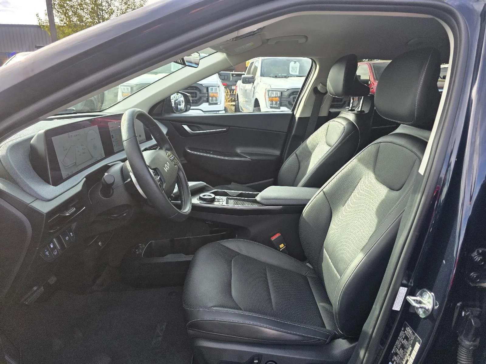Kia EV6 photo 7