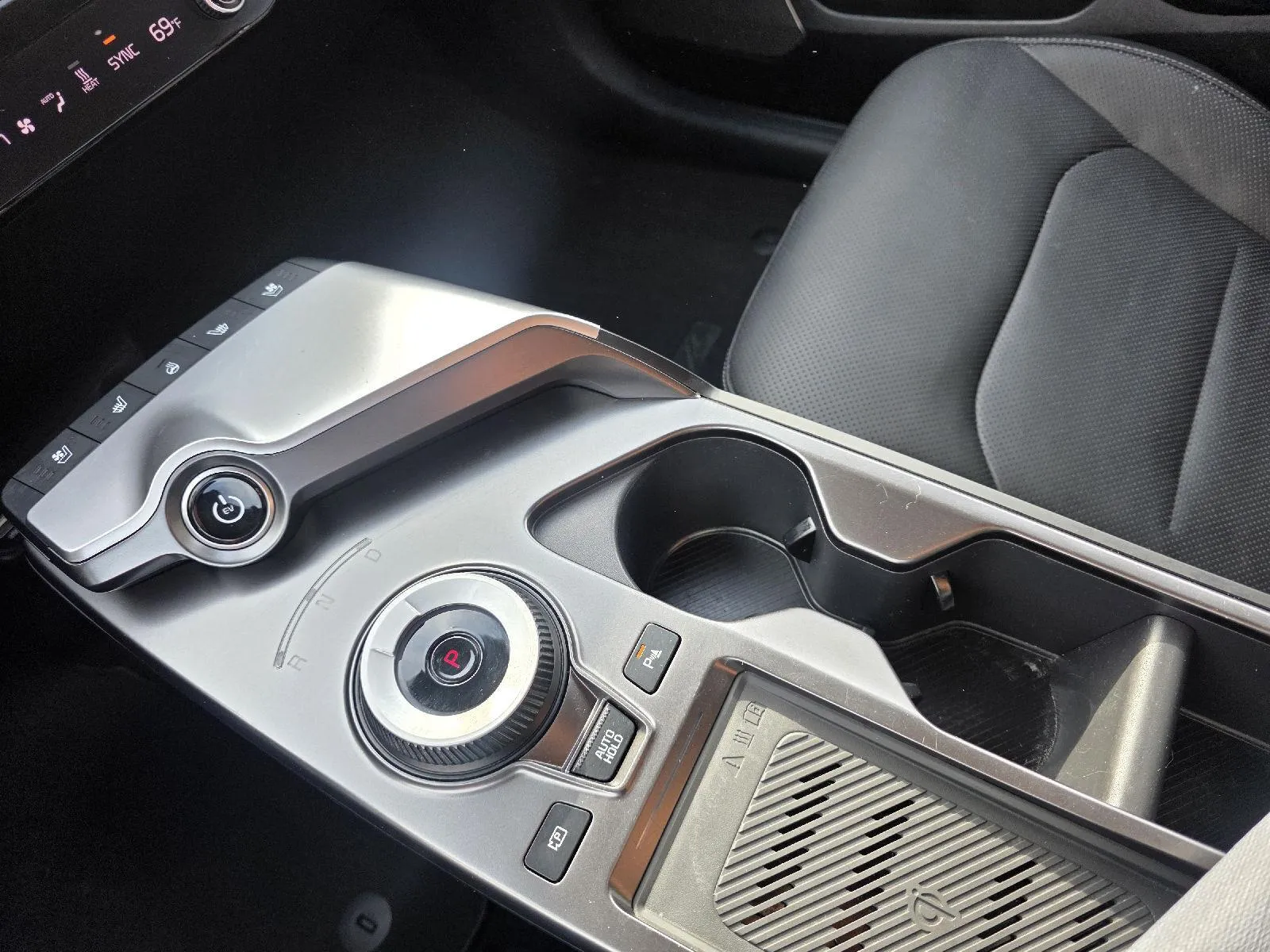 Kia EV6 photo 12