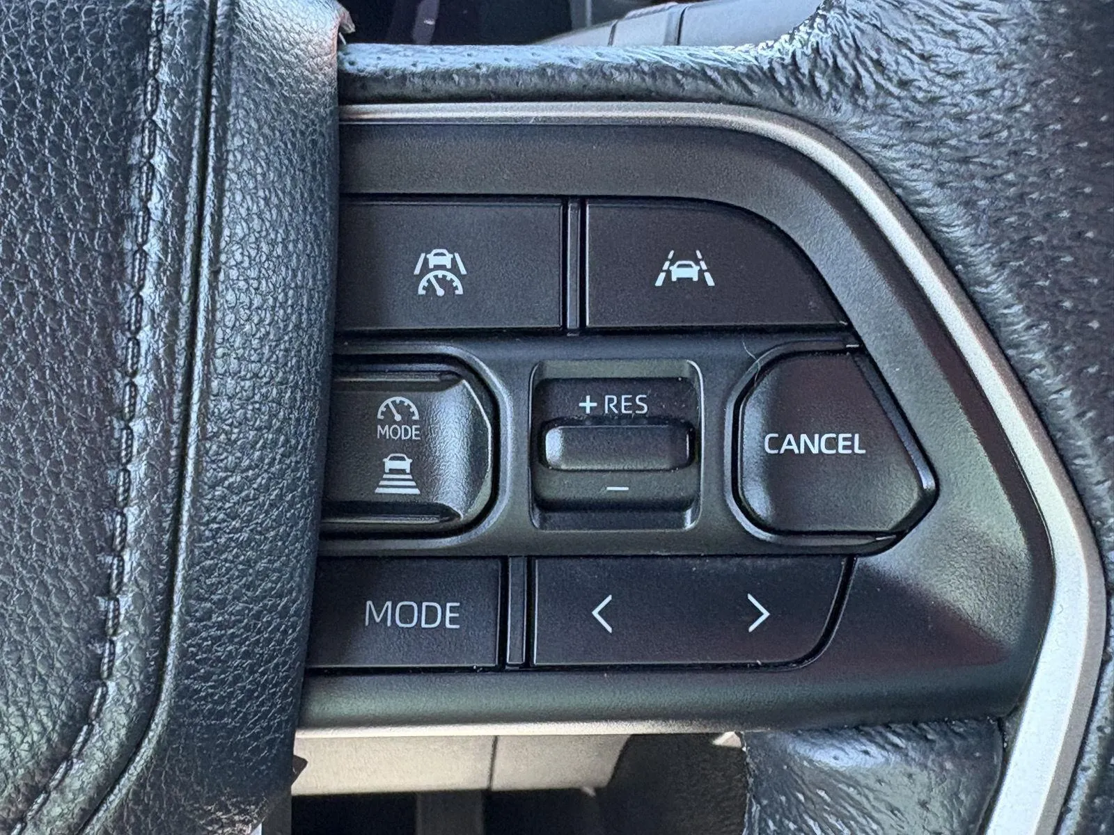 Toyota Tacoma photo 14