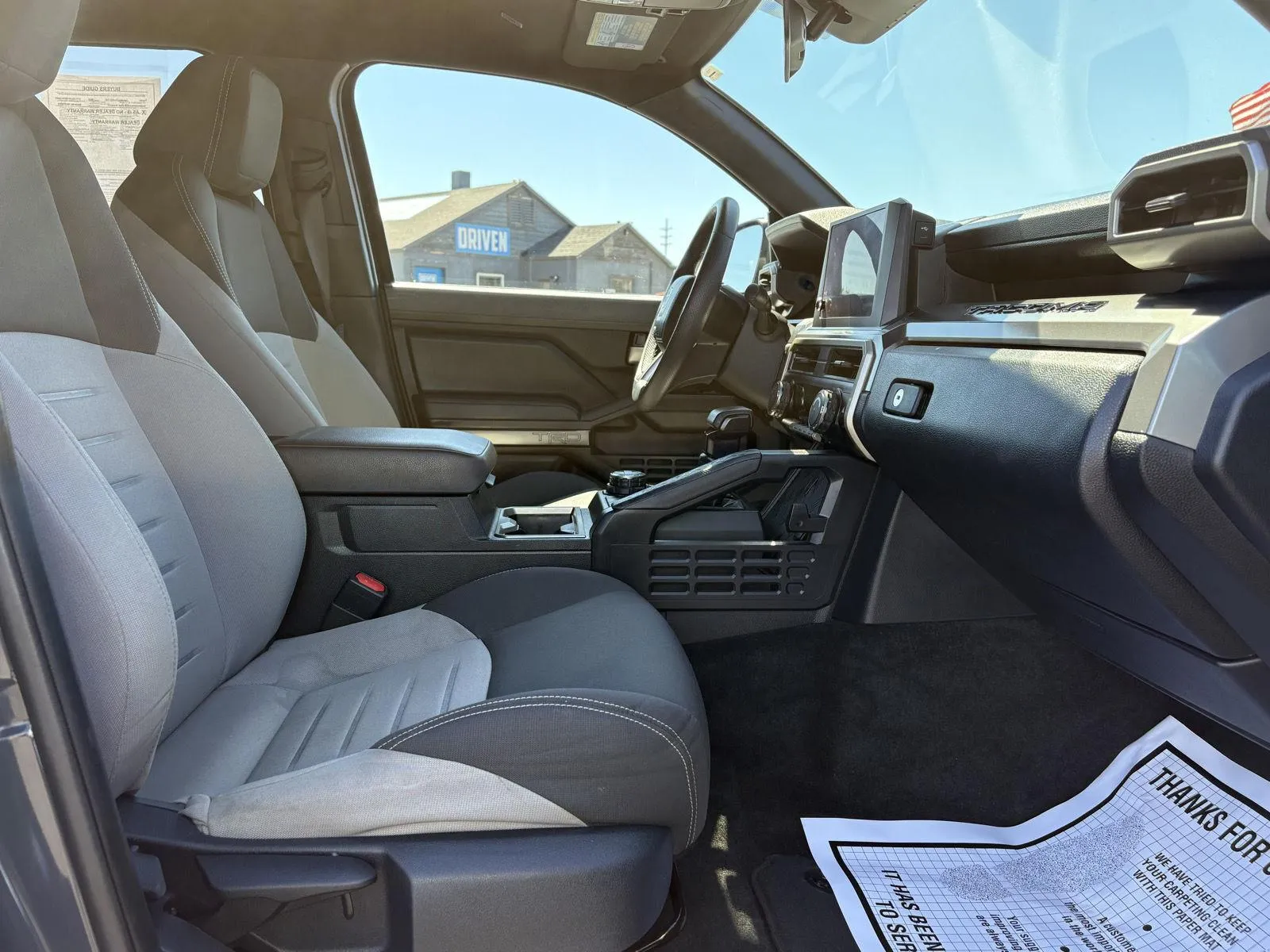 Toyota Tacoma photo 22
