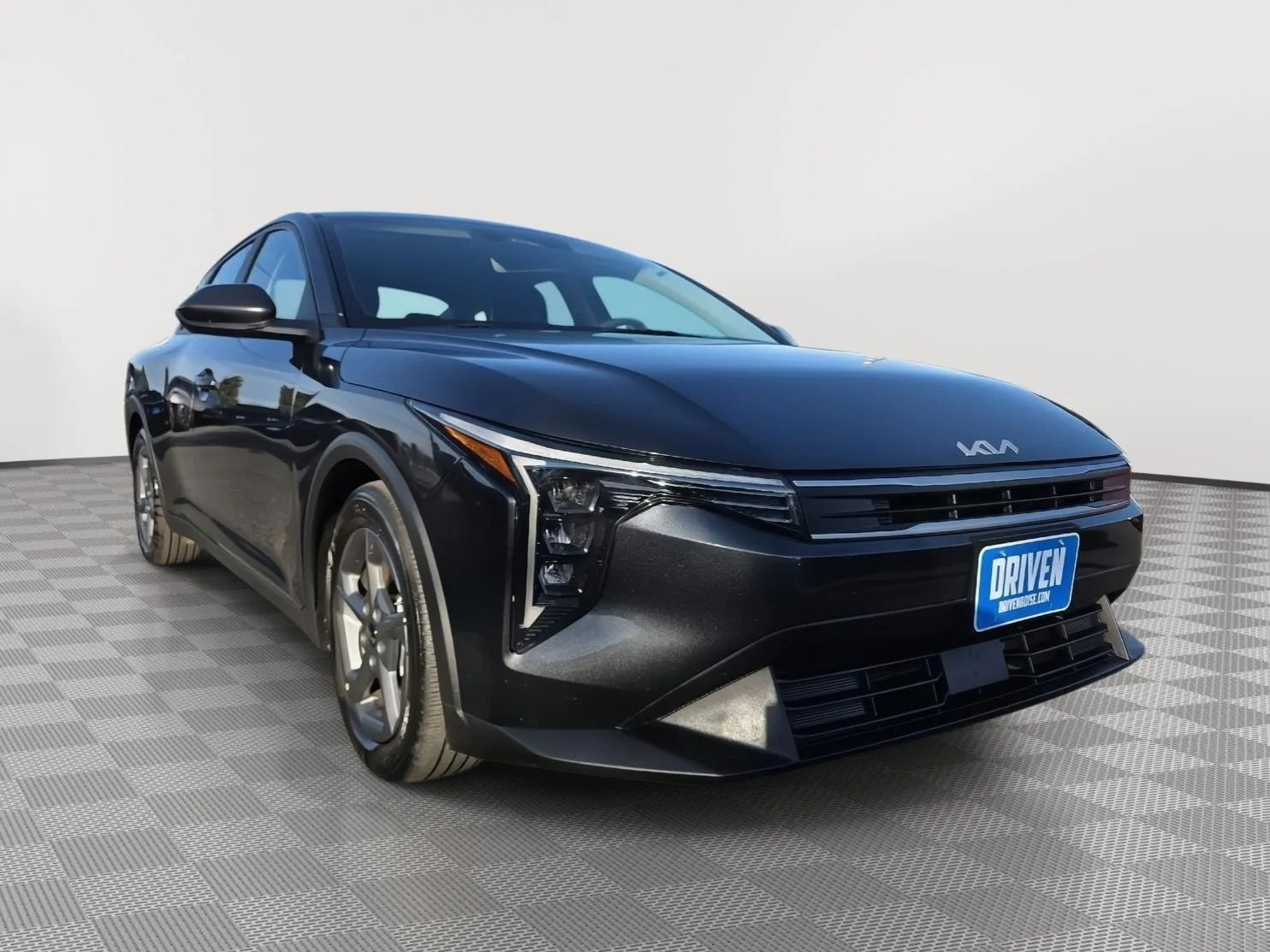 Kia K4 photo 3