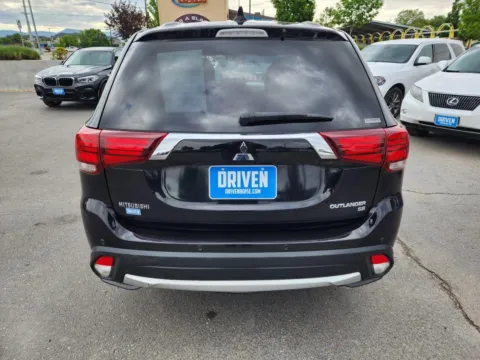 More photos of 2018 Mitsubishi Outlander SE at Driven, ID