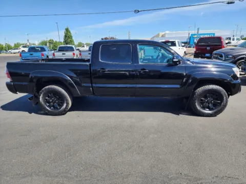 More photos of 2015 Toyota Tacoma V6 at Driven, ID