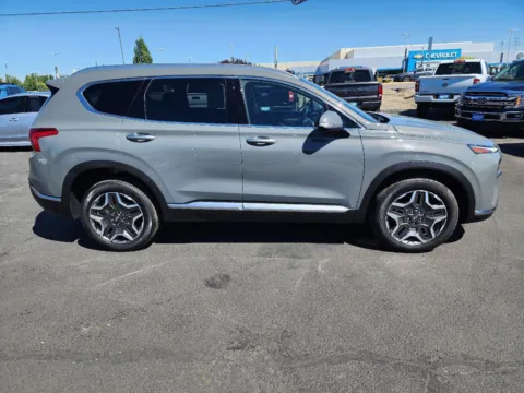More photos of 2023 Hyundai Santa Fe Hybrid SEL Premium at Driven, ID