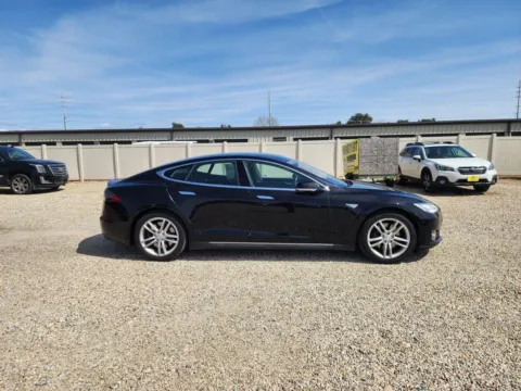 More photos of 2014 Tesla Model S 60 kWh Battery at Driven, ID