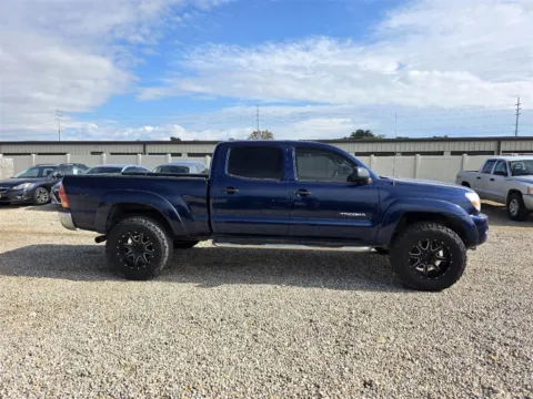 More photos of 2005 Toyota Tacoma at Driven, ID