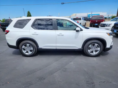 More photos of 2023 Honda Pilot EX-L 7 Passenger at Driven, ID