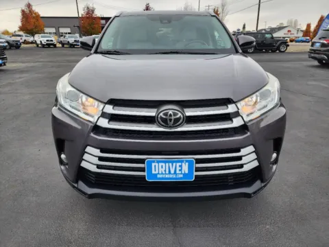 Photos of 2017 Toyota Highlander SE for sale in Boise, ID at Driven