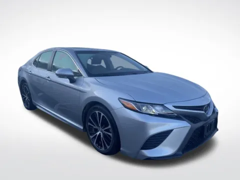 Silver 2018 Toyota Camry L for sale in Warrensburg, MO