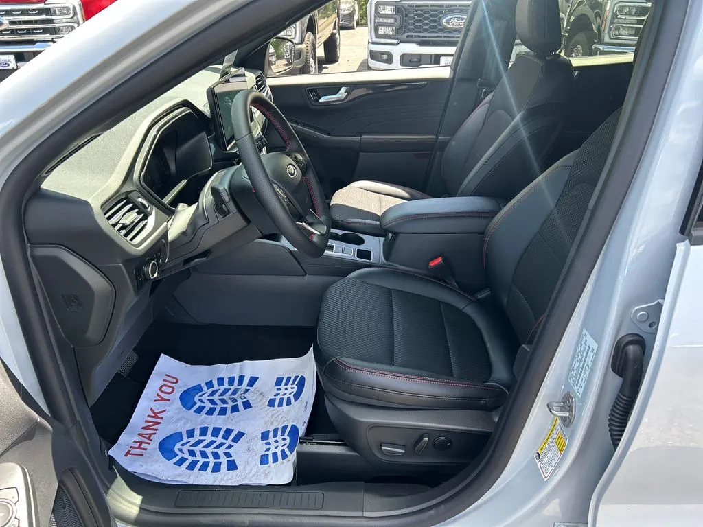 2026 Ford Escape ST-Line - Photo 14