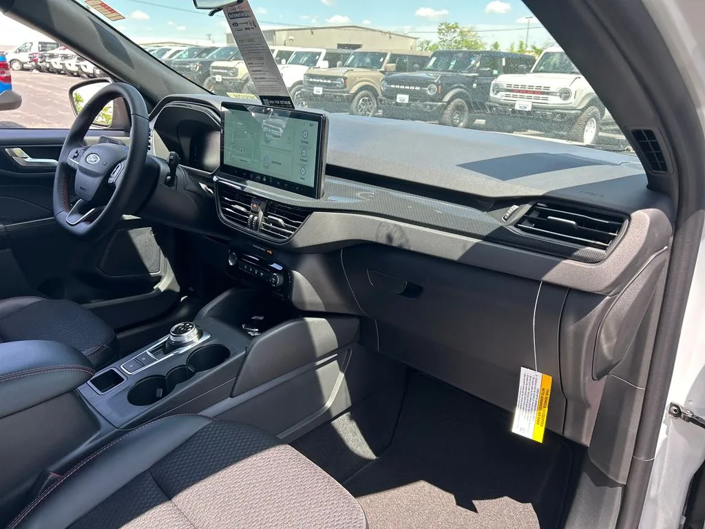 2026 Ford Escape ST-Line - Photo 18