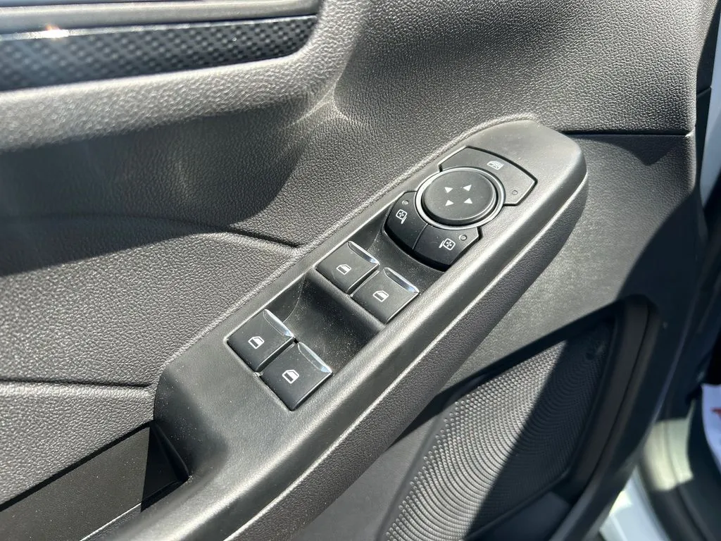2026 Ford Escape ST-Line - Photo 12