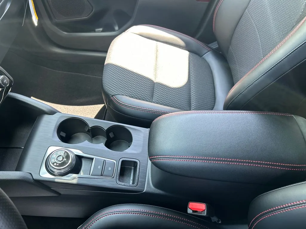 2026 Ford Escape ST-Line - Photo 42