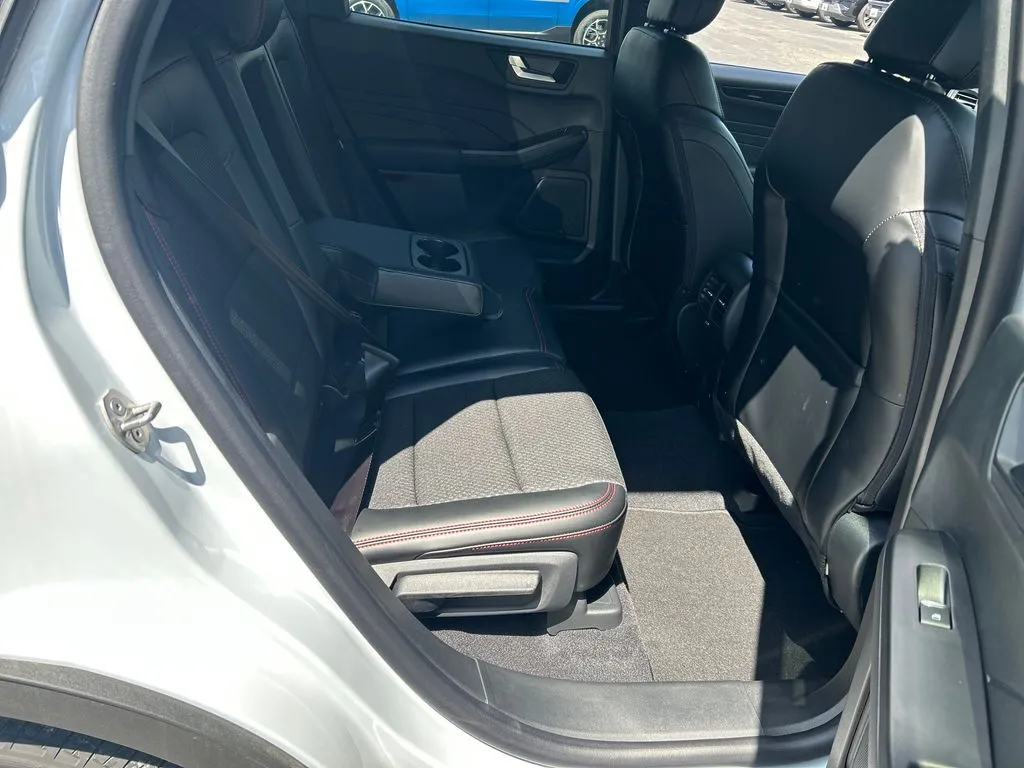 2026 Ford Escape ST-Line - Photo 23