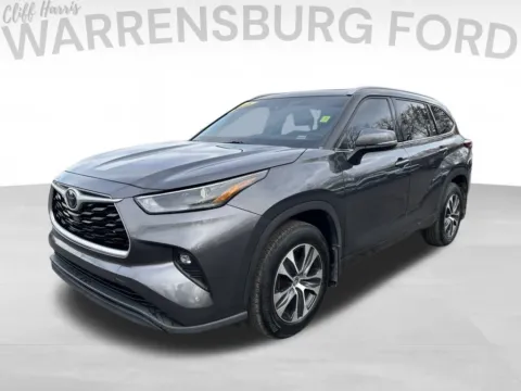 Another view of 2022 Toyota Highlander XLE for sale in Warrensburg, MO at Warrensburg Ford