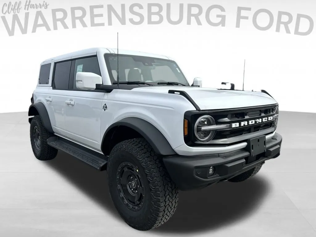 White 2025 Ford Bronco Outer Banks for sale in Warrensburg, MO