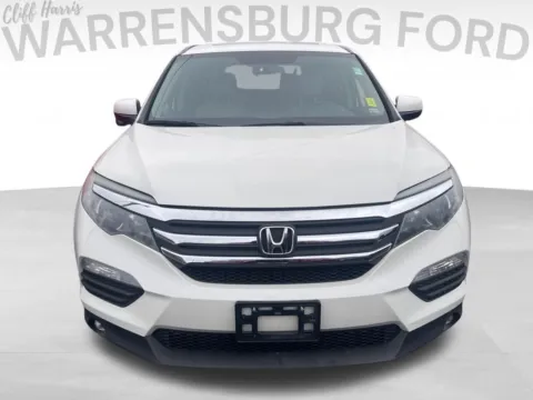 Photos of 2018 Honda Pilot EX-L for sale in Warrensburg, MO at Warrensburg Ford